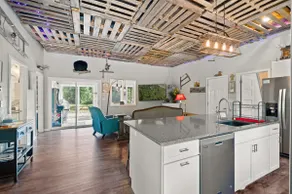 Up Nort Cabin - Image 3