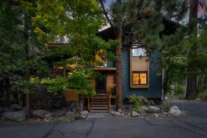 Special Rates! Beautiful Upgraded Home w/ Hot Tub - Image 3