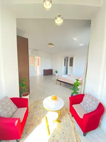 Luxury apartment + balcony | Easy check-in - Image 2