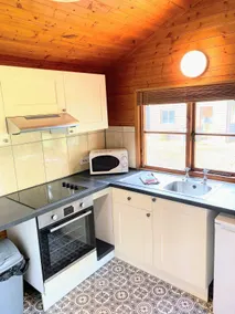 Magpie 5 Hot Tub HuntersMoon-Warminster-Bath-Wiltshire - Image 4