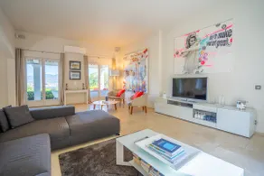 Wunderschöne Villa vor den Toren von Saint-Tropez - Image 3