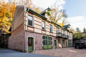 LARGE SPACIOUS APARTMENT - Wifi, Free Parking, AC - Image 4