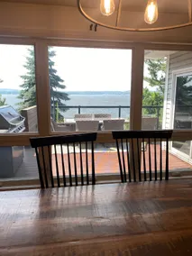 All-season fishing lakefront view & luxury comfort - Image 4