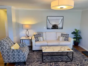 Magnifique bungalow des années 1930 rénové à Englewood! - Image 2