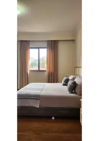 Bright and Spacious 2 bedroom apt central location - Image 4