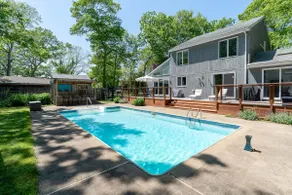 Oak Bluffs with Pool! Perfect for Entertaining! - Image 2