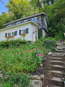 Unique Stay in a 1907 Log Cabin on The Kentucky River - Image 3