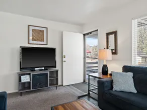 Plenty of room for everyone under one roof - Image 3