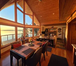 Luxurious Beach House at Paradise Bay - Image 3