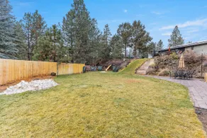 Suburban Forest guest house with garage - Image 5