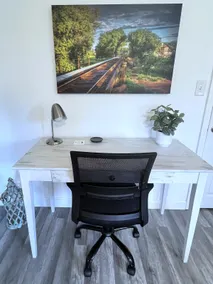 Lower Level Suite in Home-Private Entrance! - Image 5
