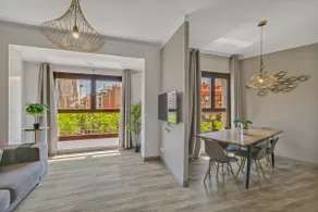 Sunny apartment with a view of Sagrada Familia/Shared terrace - Image 2