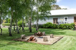 The Nook: Cozy Country Cottage w/ Fireplace - Image 5