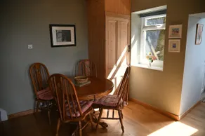 Cosy Matlock Cottage with Valley Views - Image 5