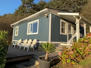 Sunset Beach Cottage - 2 bedrooms , sleeps 6 ppl - Image 2