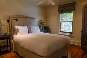 Designer Delight - Larkin Cottage - Image 5