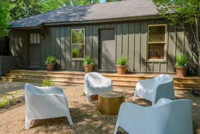 Designer Delight - Larkin Cottage - Image 2