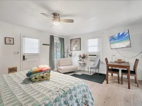 Beautiful studio with cute garden (2mile to Beach) - Image 5