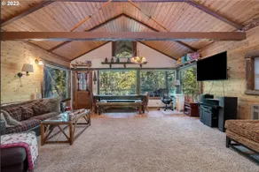 Riverfront Escape:Cozy Cabin offering unreal views - Image 5