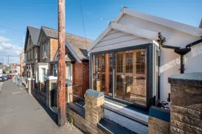Unique -2 bed-Garden- The Nautilus-Cowes IOW - Image 2
