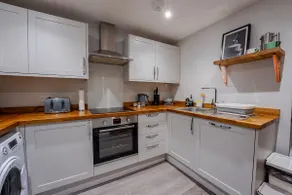 Stylish-Stays Covert Cottage, Fleet Stylish Cottage, Parking, Patio, Dog Friendly, EV - Image 4