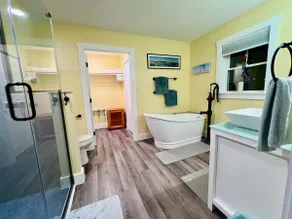 Modern home on Southport Island - Image 3