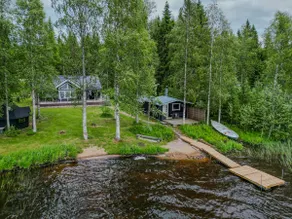 Private Lakeside Log Cabin with Sauna - Image 3