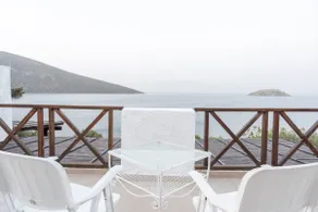 Seafront Villa Isabella - Image 3
