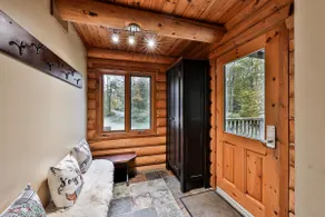 Waterfront Chalet - Private Hot Tub, Lake & Kayaks - Image 5