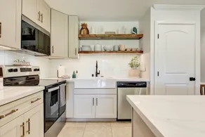 Hale Koa Newly updated condo with split AC - Image 4