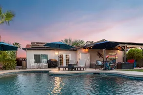 The Wanderer-N. PHX 3-Comfy Beds & Sparkling Pool! - Image 4
