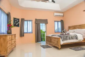 Runaway Villa | Pool, Beach, Chef, Maid, Breakfast - Image 5