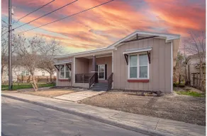BRAND NEW Large Impressive House Near Downtown! - Image 3