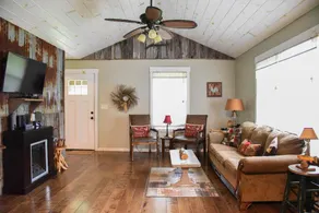 Rocky Creek Cottage - Image 3