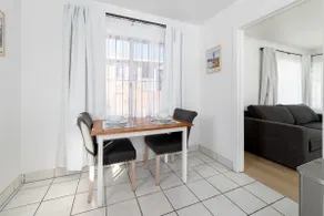 1bed1ba Full Kitchen, Laundry, Parking, & Backyard - Image 4