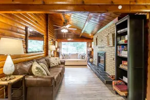 The Perfect Log Cabin for a Vacation at the Lake - Image 3
