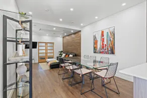 3 bedrooms/DT/King bed/Parking/steps to Metro/ - Image 4