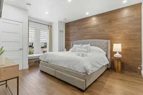 3 bedrooms/DT/King bed/Parking/steps to Metro/ - Image 3