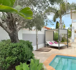Fabulous Beach Villa in Amazing location - Image 2
