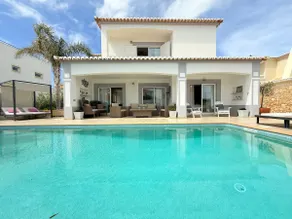 Fabulous Beach Villa in Amazing location - Image 4