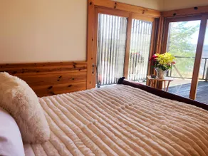 Lotus View Retreat in Yogaville/Chalet - Image 3