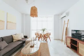 Light and calm · A magical home next to the subway - Image 4