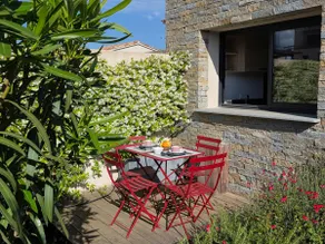 4-star villa—sleeps 4–6, private pool (28°), air conditioning, fiber-optic internet, 800 m from the beach, shops 50 m away   - Image 5