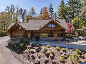 Log Home  on the Saintiam River in Albany,  Oregon  - Image 3