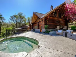 Log Home  on the Saintiam River in Albany,  Oregon  - Image 2