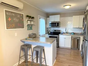 The Local Yokel | Cozy 1 BR Apartment + Wi-Fi & Parking - Image 3