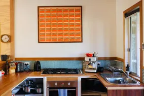 Idyllic, dog friendly, house. - Image 4