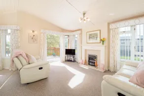 Kingfisher Lodge in Stratford upon Avon - Image 2