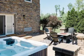 Cozy getaway w/ hot tub + patio in Amish Co! - Image 4