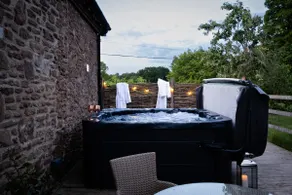The Forge, Pillar Box Farm Cottages - Image 3